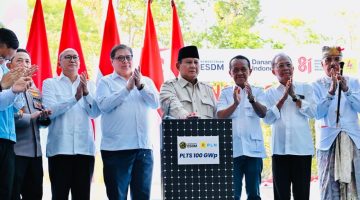 Presiden Prabowo Subianto menyampaikan optimismenya terhadap peluncuran program pembangkit listrik tenaga surya (PLTS) 100 gigawatt peak (GWp) di Kabupaten Jembrana, Provinsi Bali, pada Selasa, 25 Agustus 2026. Foto: BPMI Setpres/Laily Rachev