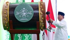 Presiden Prabowo Subianto menghadiri sekaligus meresmikan pembukaan Muktamar ke-35 Nahdlatul Ulama (NU) yang digelar di Lapangan Untung Surapati, Pondok Pesantren Bahrul Ulum Tambakberas, Kabupaten Jombang, Provinsi Jawa Timur, pada Kamis, 27 Agustus 2026. Foto: BPMI Setpres/Muchlis Jr