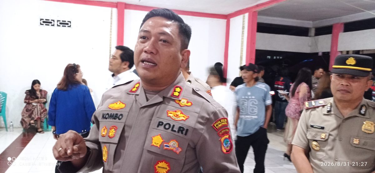 Foto Dok: Kapolres Tomohon AKBP Novrial Alberti Kombo SIK MAP bersama Kapolsek Tomohon Utara IPTU Stenly Pakekong.
