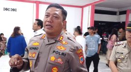 Foto Dok: Kapolres Tomohon AKBP Novrial Alberti Kombo SIK MAP bersama Kapolsek Tomohon Utara IPTU Stenly Pakekong. 
