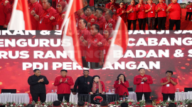 etua DPC PDI Perjuangan Kabupaten Minahasa, Dr. Robby Dondokambey, S.Si, MAP, menegaskan komitmen jajarannya untuk menjalankan arahan Ketua Umum (Ketum) PDI Perjuangan, Prof. Dr. (HC). Hj. Megawati Soekarnoputri