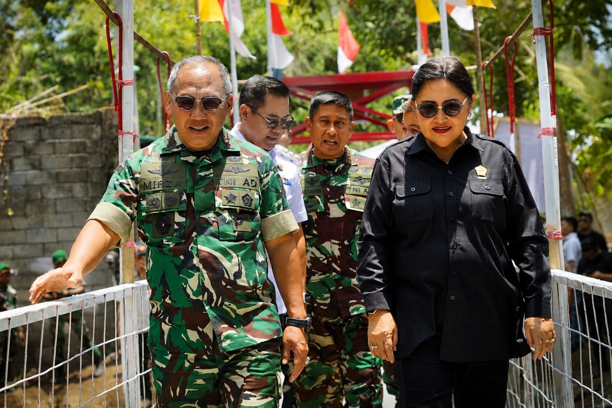 Pangdam XIII/Merdeka Mayjen TNI Mirza Agus, S.I.P., meninjau langsung Jembatan Perintis Garuda di Desa Kokoleh Satu, Kecamatan Likupang Selatan, Kabupaten Minahasa Utara (Minut), Rabu (2/9/2026).