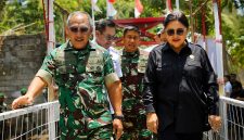Pangdam XIII/Merdeka Mayjen TNI Mirza Agus, S.I.P., meninjau langsung Jembatan Perintis Garuda di Desa Kokoleh Satu, Kecamatan Likupang Selatan, Kabupaten Minahasa Utara (Minut), Rabu (2/9/2026).