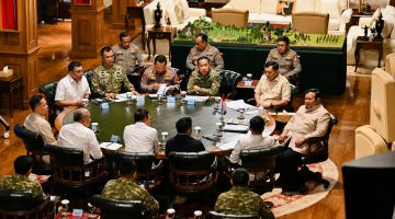 Presiden Prabowo Subianto meminta laporan terbaru terkait penanganan kebakaran hutan dan lahan (karhutla) di sejumlah wilayah Sumatra dan Kalimantan.