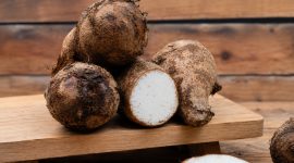 Kimpul merupakan salah satu umbi lokal Indonesia yang dapat menjadi alternatif sumber karbohidrat selain nasi, singkong, dan kentang.