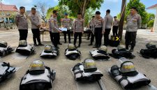 Polres Kepulauan Talaud memastikan seluruh peralatan Satuan Samapta dalam kondisi lengkap dan siap digunakan untuk mendukung tugas kepolisian di lapangan.
