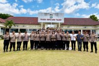 Suasana apel di Mapolres Kepulauan Talaud, Selasa (1/9/2026), berubah menjadi penuh haru dan kegembiraan.