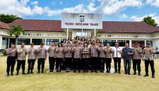 Suasana apel di Mapolres Kepulauan Talaud, Selasa (1/9/2026), berubah menjadi penuh haru dan kegembiraan.