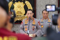 Kapolri Jenderal Polisi Listyo Sigit Prabowo memerintahkan seluruh jajaran Polri meningkatkan kesiapsiagaan menghadapi dampak erupsi Gunung Anak Krakatau.