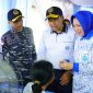 Kodaeral VIII menggelar Program Laut Bersih TNI Angkatan Laut di Pantai Karang Ria, Kota Manado, Selasa (8/9/2026).