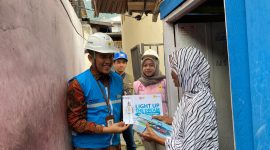 PT PLN (Persero) Unit Pelaksana Pelayanan Pelanggan (UP3) Luwuk kembali menghadirkan manfaat nyata bagi masyarakat kurang mampu melalui program Light Up The Dream (LUTD).