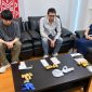 Tiga warga negara asing (WNA) diamankan petugas saat hendak berangkat melalui Terminal Keberangkatan Internasional Bandara Sam Ratulangi, Manado, Sabtu (5/9/2026).