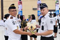 Sebanyak 106 Calon Pegawai Negeri Sipil (CPNS) angkatan 2024 resmi diangkat menjadi Pegawai Negeri Sipil (PNS) 100 persen di lingkungan Kanwil Ditjenpas Sulawesi Utara.