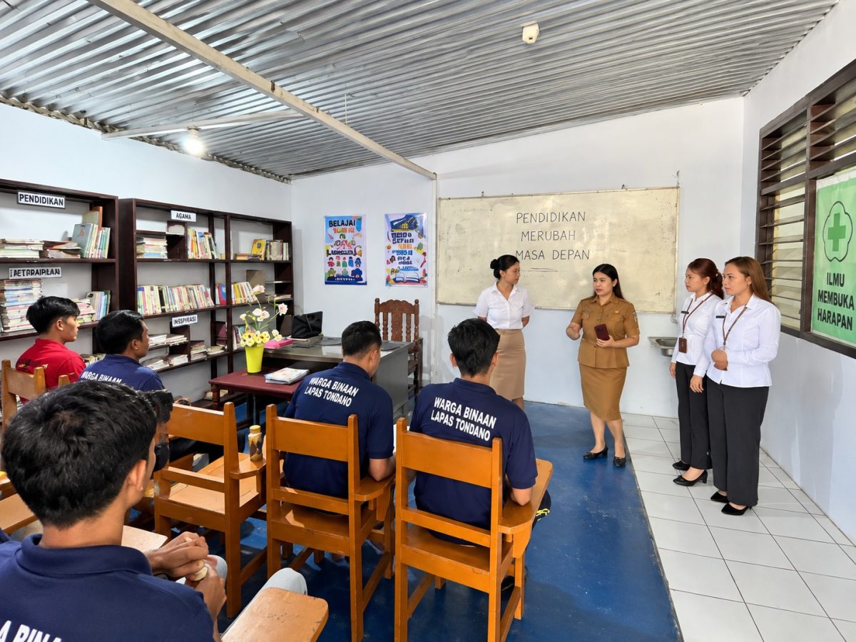 Lapas Tondano bekerja sama dengan UPT PNF SKB Tondano menggelar Program Kejar Paket bagi warga binaan sebagai bagian dari pembinaan pendidikan.