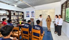 Lapas Tondano bekerja sama dengan UPT PNF SKB Tondano menggelar Program Kejar Paket bagi warga binaan sebagai bagian dari pembinaan pendidikan.