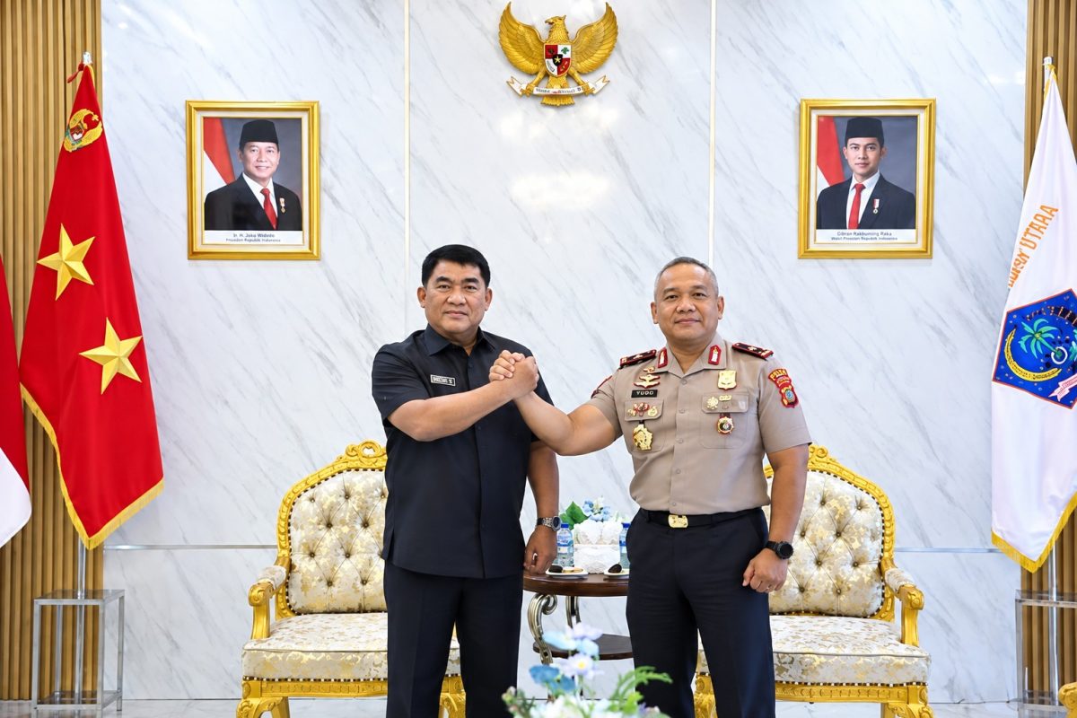 Kapolda Sulawesi Utara (Sulut) Brigjen Pol Yudo Hermanto melakukan kunjungan silaturahmi kepada Gubernur Sulut Yulius Selvanus, Senin (14/9/2026).