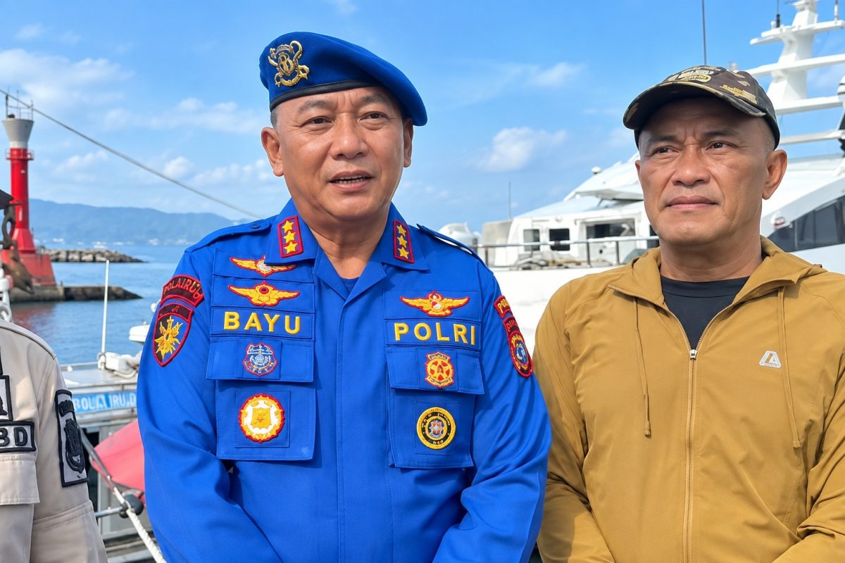 Direktur Polairud Polda Sulut Kombes Pol Bayuaji Yudha Prajas didampingi Direktur Utama (Dirut) PDAM Wanua Wenang Kota Manado saat ini dijabat oleh Meiky Taliwuna, S.E., M.M.