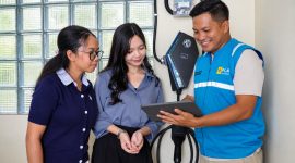 PT PLN (Persero) Unit Induk Distribusi Sulawesi Utara, Tengah, dan Gorontalo (UID Suluttenggo) bersama PT Indonesia Comnets Plus (Icon Plus) menghadirkan pembaruan layanan Home Charging Services (HCS) Ultima.