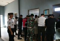 Lembaga Pemasyarakatan (Lapas) Kelas III Amurang menggelar razia gabungan dan tes urine terhadap Warga Binaan Pemasyarakatan (WBP) serta pegawai.