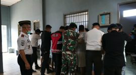 Lembaga Pemasyarakatan (Lapas) Kelas III Amurang menggelar razia gabungan dan tes urine terhadap Warga Binaan Pemasyarakatan (WBP) serta pegawai.