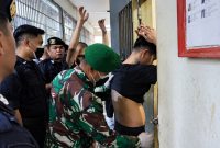 Lembaga Pemasyarakatan (Lapas) Kelas IIB Bitung menggelar razia gabungan bersama Aparat Penegak Hukum (APH) yang melibatkan unsur TNI, Polri dan BNN.