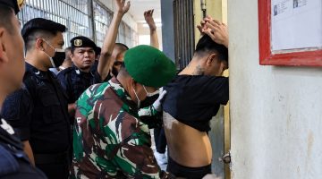 Lembaga Pemasyarakatan (Lapas) Kelas IIB Bitung menggelar razia gabungan bersama Aparat Penegak Hukum (APH) yang melibatkan unsur TNI, Polri dan BNN.