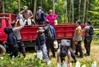 Penanganan kebakaran hutan dan lahan (karhutla) di kawasan lereng Gunung Awu, Kabupaten Kepulauan Sangihe, terus dilakukan bersama oleh kepolisian, masyarakat dan relawan.