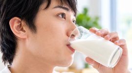 Minum Susu diperankan oleh model.(ist)