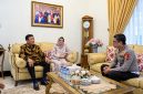 Korps Lalu Lintas (Korlantas) Polri menggelar anjangsana ke kediaman Irjen Pol (Purn) Drs. Heru Susanto di kawasan Pondok Pinang, Jakarta Selatan, Senin (21/9/2026).