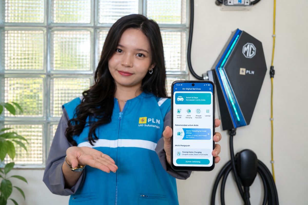 PT PLN (Persero) terus memperkuat ekosistem kendaraan listrik (Electric Vehicle/EV) di Indonesia.