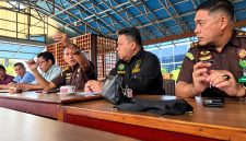 Suasana santai terlihat dalam kegiatan Kopi Pagi yang digelar Asisten Intelijen Kejaksaan Tinggi Sulawesi Utara (Kejati Sulut), Eri Yudianto, S.H., M.H., bersama Forum Pers Adhyaksa di salah satu warung kopi (Warkop) kawasan Megamas Manado, Rabu 23/9.(Foto:Yudi/Pilar)