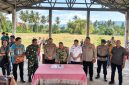 Konflik antarkelompok masyarakat Desa Tonom dan Desa Ibolian, Kecamatan Dumoga Tengah, Kabupaten Bolaang Mongondow (Bolmong), berakhir dengan kesepakatan damai.