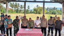 Konflik antarkelompok masyarakat Desa Tonom dan Desa Ibolian, Kecamatan Dumoga Tengah, Kabupaten Bolaang Mongondow (Bolmong), berakhir dengan kesepakatan damai.