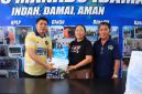 Lembaga Pemasyarakatan (Lapas) Kelas IIA Manado menyalurkan bantuan sosial kepada keluarga Warga Binaan Pemasyarakatan (WBP) sebagai bentuk kepedulian terhadap kondisi keluarga yang terdampak secara ekonomi.