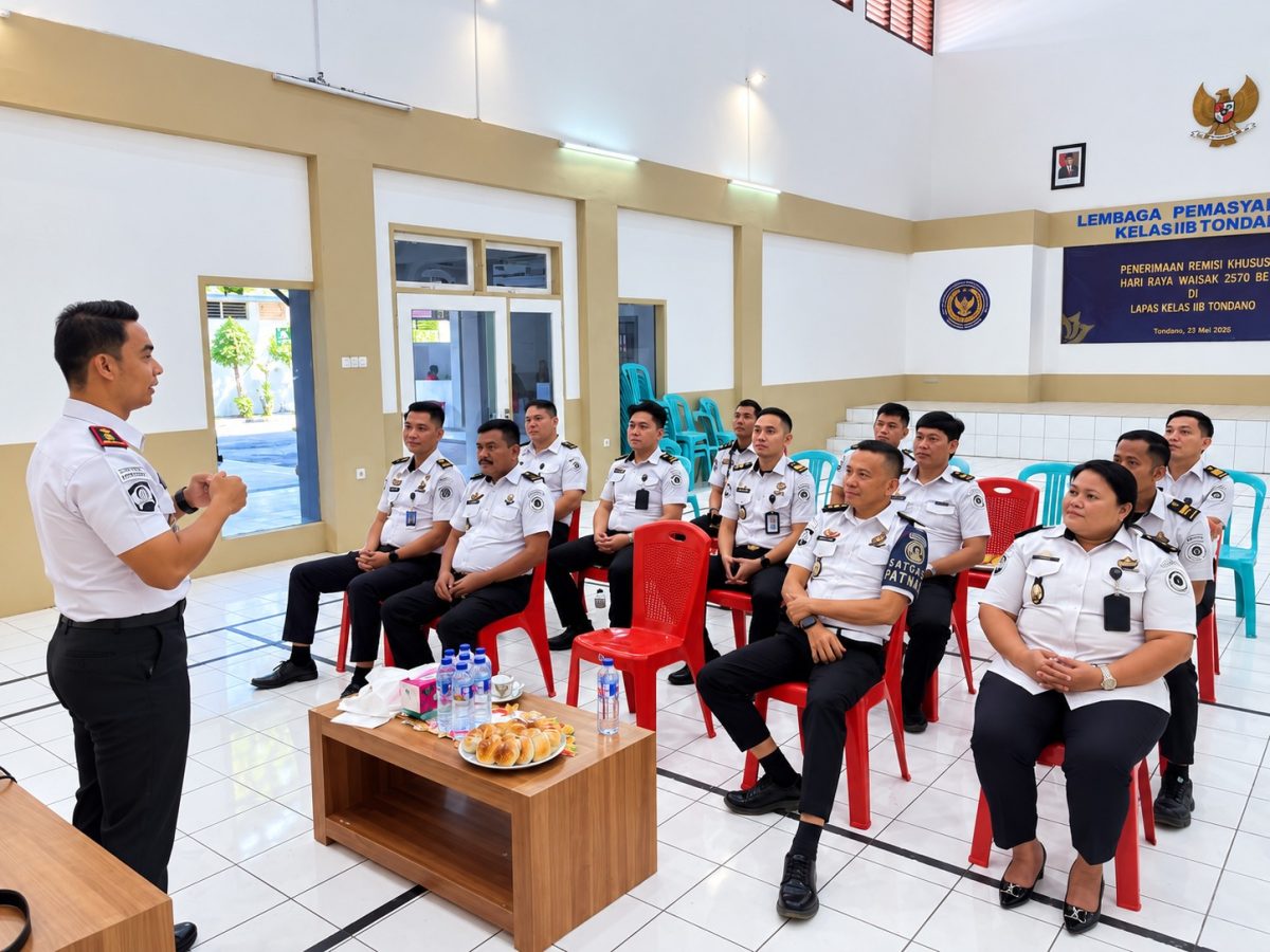 Kepala Lembaga Pemasyarakatan (Kalapas) Kelas IIB Tondano, Yulius Jum Hertantono, memberikan penguatan kepada jajaran sebagai upaya meningkatkan disiplin, tanggung jawab, dan profesionalisme dalam pelaksanaan tugas.
