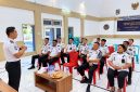 Kepala Lembaga Pemasyarakatan (Kalapas) Kelas IIB Tondano, Yulius Jum Hertantono, memberikan penguatan kepada jajaran sebagai upaya meningkatkan disiplin, tanggung jawab, dan profesionalisme dalam pelaksanaan tugas.