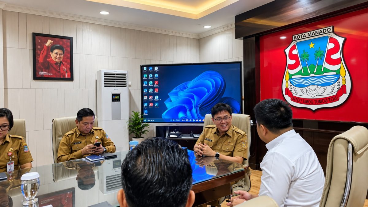 PT PLN (Persero) UP3 Manado memperkuat koordinasi dengan Pemerintah Kota Manado untuk membahas keandalan pasokan listrik dan Penerangan Jalan Umum (PJU).