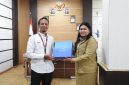Manager PLN UP3 Tahuna Eko Yuwono kepada Wakil Bupati Kepulauan Talaud Anisya Gretsya Bambungan, S.E.,