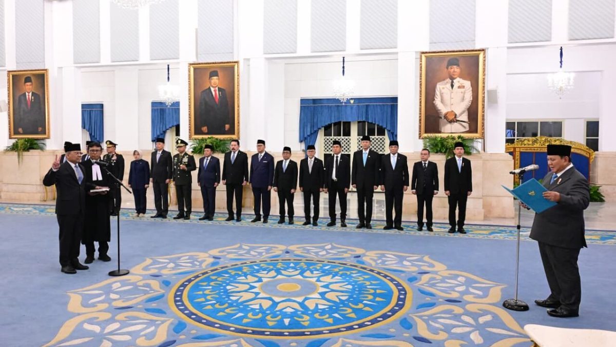 Presiden Prabowo Subianto melantik Suahasil Nazara sebagai Menteri Keuangan Kabinet Merah Putih di Istana Negara, Jakarta, pada Senin, 14 September 2026. Foto: BPMI Setpres/Muchlis Jr