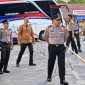 Kapolda Sulawesi Utara Irjen Pol Yudo Hermanto bersama Wakapolda Brigjen Pol Susetio Cahyadi turun langsung mengatur lalu lintas di sejumlah jalan protokol Kota Manado, Senin (19/10/2026) pagi.