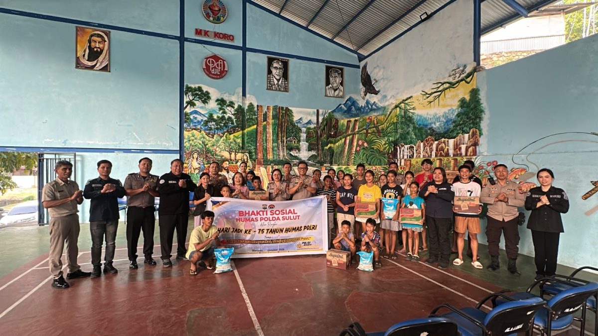 Bidang Humas Polda Sulawesi Utara menyalurkan bantuan sembako kepada anak-anak di Panti Asuhan J. Lucas, Senin (19/10/2026), sebagai bentuk kepedulian terhadap masyarakat.