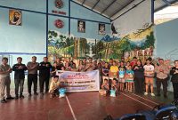 Bidang Humas Polda Sulawesi Utara menyalurkan bantuan sembako kepada anak-anak di Panti Asuhan J. Lucas, Senin (19/10/2026), sebagai bentuk kepedulian terhadap masyarakat.