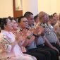 Wakapolda Sulawesi Utara Brigjen Pol Susetio Cahyadi, S.I.K., M.H., M.M., bersama sejumlah PJU dalam ibadah Minggu di Gereja Pantekosta di Indonesia (GPdI) Samrat, Kota Manado, Minggu (25/10/2026).
