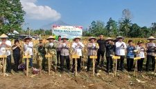 Panen Raya Jagung Kelompok Tani Sehati yang dihadiri Kapolda Sulawesi Utara Irjen Pol Yudo Hermanto, S.I.K., M.M., bersama unsur Forum Koordinasi Pimpinan Daerah (Forkopimda), pejabat utama Polda Sulut, dan instansi terkait, Rabu (28/10/2026). (ist)