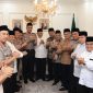 Silaturahmi Kapolri Jenderal Polisi Suyudi Ario Seto dengan Ketua Umum PBNU KH Abdul Hakim Mahfudz atau Gus Kikin beserta jajaran.(ist)