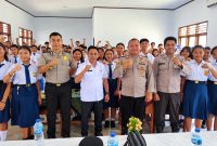 Pelajar SMP Negeri 1 Melonguane mendapat informasi mengenai kesempatan melanjutkan pendidikan ke SMA Kemala Taruna Bhayangkara.
