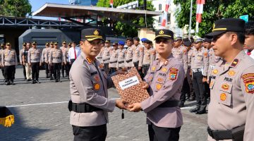 Sejumlah personel dan satuan kerja Polresta Manado mendapat penghargaan atas kinerja mereka dalam menjaga keamanan serta menangani berbagai persoalan di lapangan.