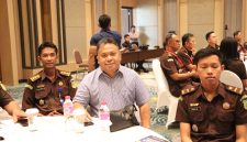 Kejaksaan Tinggi Sulawesi Utara menggelar Rapat Konsolidasi Teknis Bidang Tindak Pidana Umum se-Sulawesi Utara untuk memperkuat kesamaan pemahaman dan penanganan perkara.