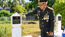 Pangdam XIII/Merdeka Mayjen TNI Mirza Agus bersama jajaran TNI mengikuti ziarah di Taman Makam Pahlawan (TMP) Kairagi, Manado, Jumat (2/10/2026).