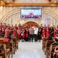 Kapolres Kotamobagu AKBP Abdul Kholik, S.H., S.I.K., M.A.P., mengajak masyarakat memperkuat kerukunan dan toleransi melalui program Minggu Kasih di Gereja Katare, Desa Poopo, Minggu (4/10/2026).